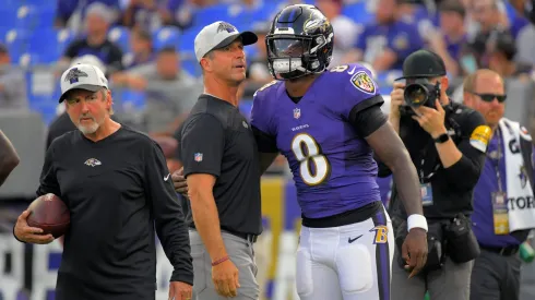 Treinador do Baltimore Ravens, John Harbaugh com Lamar Jackson. – ZUMAm67_ 0129872886st Copyright: xKarlxMertonxFerronx
