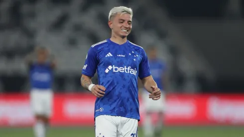 RIO DE JANEIRO, BRAZIL – JULY 27: Barreal of Cruzeiro reacts after missing a goal during the match between Botafogo and Cruzeiro as part of Brasileirao 2024 at Estadio Olimpico Nilton Santos on July 27, 2024 in Rio de Janeiro, Brazil. (Photo by Wagner Meier/Getty Images)
