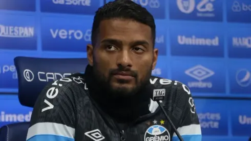 Reinaldo, do Grêmio, falha e Bragantino empata com Imortal