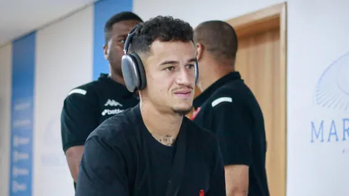 Chegada de jogadores foi um pedido do meia, mas vem sem espaço na equipe