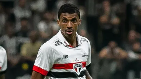 MG – BELO HORIZONTE – 12/09/2024 – COPA DO BRASIL 2024, ATLETICO-MG X SAO PAULO – Luiz Gustavo jogador do Sao Paulo durante partida contra o Atletico-MG no estadio Arena MRV pelo campeonato Copa Do Brasil 2024. Foto: Fernando Moreno/AGIF
