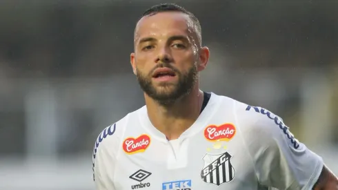 SP – SANTOS – 15/09/2024 – BRASILEIRO B 2024, SANTOS X AMERICA-MG – Guilherme jogador do Santos durante partida contra o America-MG no estadio Vila Belmiro pelo campeonato Brasileiro B 2024. Foto: Reinaldo Campos/AGIF
