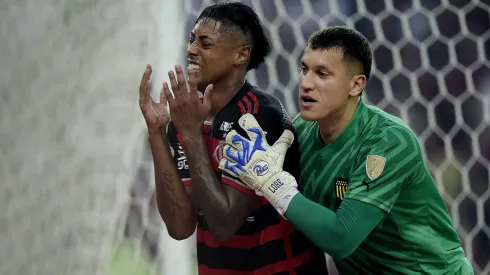 Bruno Henrique jogador do Flamengo lamenta durante partida contra o Peñarol pela Libertadores 2024. Foto: Alexandre Loureiro/AGIF
