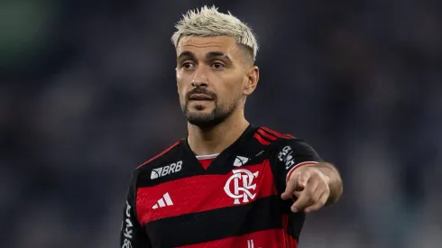 Elenco do Flamengo ficou incomodado com provocação dos jogadores do Peñarol
