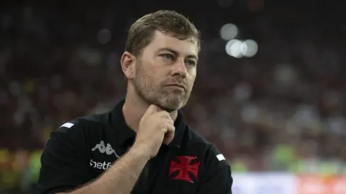 RJ – RIO DE JANEIRO – 15/09/2024 – BRASILEIRO A 2024, FLAMENGO X VASCO – Rafael Paiva tecnico do Vasco durante partida contra o Flamengo no estadio Maracana pelo campeonato Brasileiro A 2024. Foto: Jorge Rodrigues/AGIF
