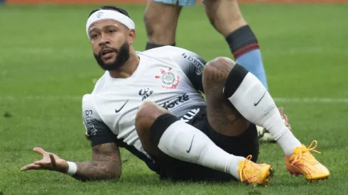 Corinthians descartou lesão em Memphis Depay.
