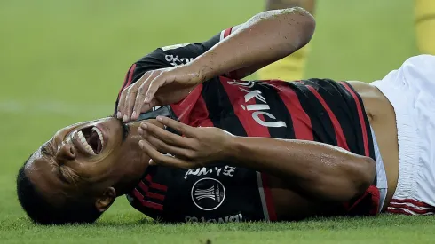 RJ – RIO DE JANEIRO – 19/09/2024 – COPA LIBERTADORES 2024, FLAMENGO X PENAROL -Carlinhos jogador do Flamengo lamenta durante partida contra o Penarol no estadio Maracana pelo campeonato Copa Libertadores 2024. Foto: Alexandre Loureiro/AGIF
