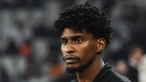 Hugo Souza tem decisão exposta no Flamengo