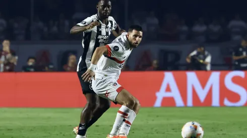 Calleri jogador do Sao Paulo durante partida contra o Botafogo no estadio Morumbi pelo campeonato Copa Libertadores 2024. 
