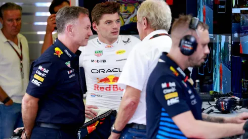 Verstappen, Horner e sua equipe no GP de Baku, Azerbaijão