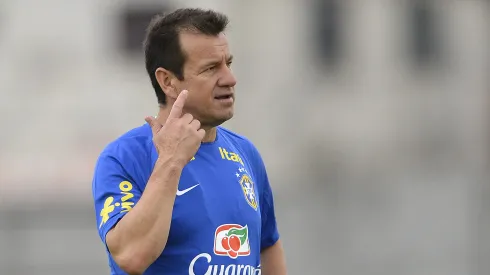 Técnico Dunga durante treino da Selecão Brasileira. Foto: Mauro Horita/AGIF
