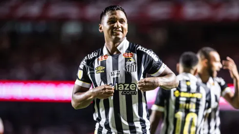 Centroavante durante comemoração do gol diante do São Paulo