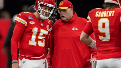 IMAGO / ZUMA Press Wire. Andy Reid e Patrick Mahomes enviam mensagem clara a Kareem Hunt e aos running backs dos Chiefs após a lesão de Isiah Pacheco.
