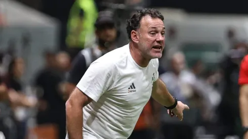 Gabriel Milito projeta confronto decisivo