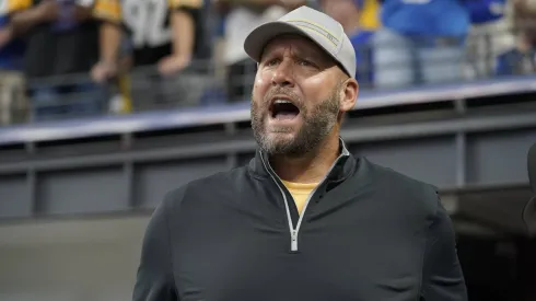 Ben Roethlisberger durante Pittsburgh Steelers vs Indianapolis Colts no Lucas Oil Stadium. Brook Ward / Apparent Media Group Indianapolis
