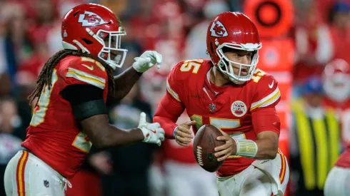 Kansas City Chiefs quarterback Patrick Mahomes em partida da NFL. Foto de William Purnell/Icon Sportswire NFL, American Football Herren, USA OCT 07 Saints at Chiefs
