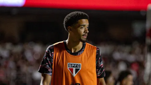 Jamal Lewis deve ficar fora de São Paulo x Vasco