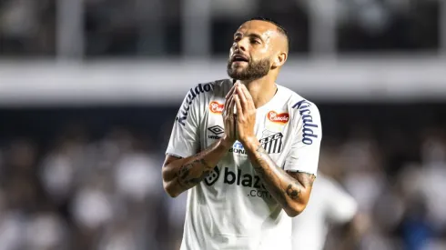 Guilherme celebra fim de jejum, mas lamenta derrota do Santos
