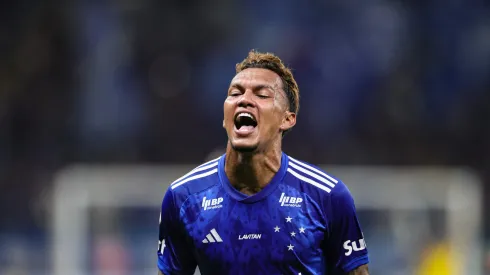 MG – BELO HORIZONTE – 18/10/2024 – BRASILEIRO A 2024, CRUZEIRO X BAHIA – Gabriel Veron jogador do Cruzeiro comemora seu gol durante partida contra o Bahia no estadio Mineirao pelo campeonato Brasileiro A 2024. Foto: Gilson Lobo/AGIF
