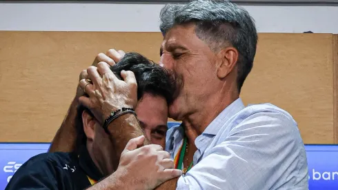 Renato Gaúcho ao lado de Alberto Guerra, presidente do Tricolor.
