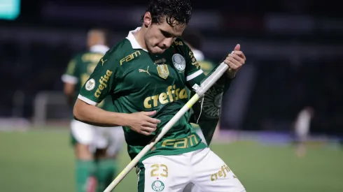 SP – CAMPINAS – 28/09/2024 – BRASILEIRO A 2024, PALMEIRAS X ATLETICO-MG – Raphael Veiga jogador do Palmeiras comemora seu gol durante partida contra o Atletico-MG no estadio Brinco de Ouro pelo campeonato Brasileiro A 2024. Foto: Ettore Chiereguini/AGIF
