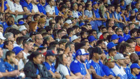 Cruzeiro x Atlético BELO HORIZONTE, MG – 10.08.2024: CRUZEIRO X ATLÉTICO – Cruzeiro fans during the match between Cruzeiro and Atlético, a match valid for the twenty-second round of the 2024 Brazilian Championship, held at the Mineirão stadium, in Belo Horizonte, state of Minas Gerais, this Saturday, August 10, 2024. Photo: Hanna Gabriela/Fotoarena x2592288x PUBLICATIONxNOTxINxBRA HannaxGabriela
