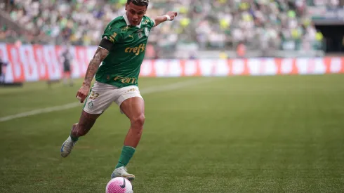 SP – SAO PAULO – 26/10/2024 – BRASILEIRO A 2024, PALMEIRAS X FORTALEZA – Richard Rios jogador do Palmeiras durante partida contra o Fortaleza no estadio Arena Allianz Parque pelo campeonato Brasileiro A 2024. Foto: Ettore Chiereguini/AGIF
