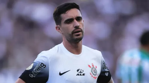 Igor Coronado recebeu o 3º amarelo e não joga diante do Palmeiras.
