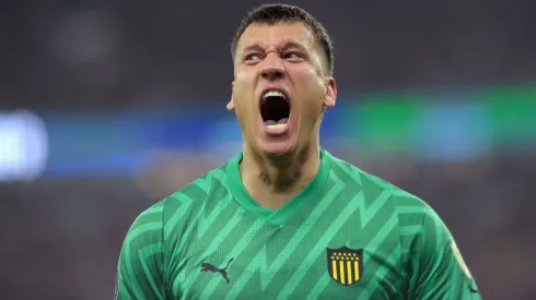 Goleiro do Peñarol na Libertadores. Foto: Dhavid Normando/Getty Images
