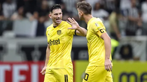 Maxi Silvera jogador do Peñarol comemora seu gol durante partida contra o Atlético-MG na Arena MRV pela Copa Libertadores 2024. Foto: Gilson Lobo/AGIF
