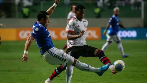 MG – BELO HORIZONTE – 06/11/2024 – BRASILEIRO A 2024, CRUZEIRO X FLAMENGO – Marlon jogador do Cruzeiro durante partida contra o Flamengo no estadio Independencia pelo campeonato Brasileiro A 2024. Foto: Fernando Moreno/AGIF