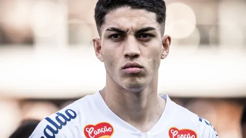 Jair tem o futuro incerto no Santos - Foto: Raul Baretta/Santos FC.