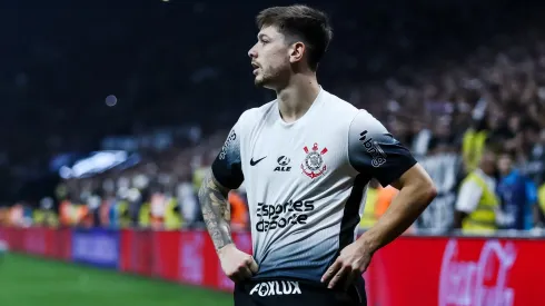 Rodrigo Garro em partida com o Fortaleza. 
