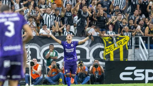 Erick Pulga, do Ceará, comemora seu gol durante partida contra o Avai no estadio Arena Castelao pela Série B (Foto: Baggio Rodrigues/AGIF)
