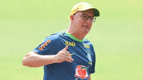 Dorival Jr treinador da Seleção Brasileira durante treino no estadio Mangueirao. Foto: Fernando Torres/AGIF