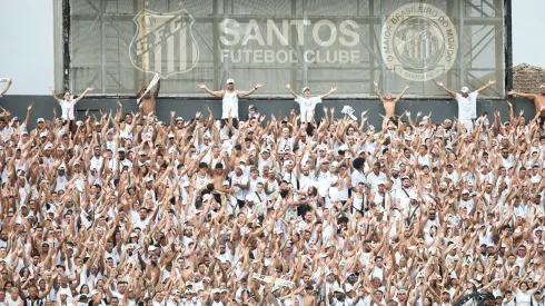 Torcida do Santos não perdoa: após acesso, cobra mais do elenco e critica Carille
