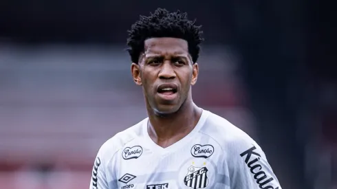 Gil toma decisão nos bastidores do Santos