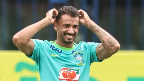 Danilo volta ao time titular da Seleção Brasileira
