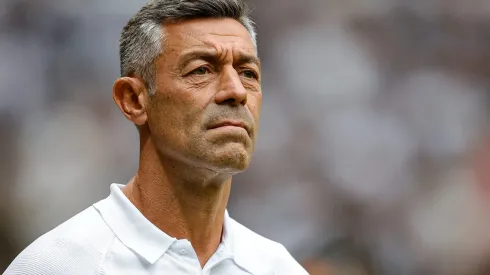 MG - BELO HORIZONTE - 22/09/2024 - BRASILEIRO A 2024, ATLETICO-MG X BRAGANTINO - Pedro Caixinha tecnico do Bragantino durante partida contra o Atletico-MG no estadio Arena MRV pelo campeonato Brasileiro A 2024. Foto: Gilson Lobo/AGIF