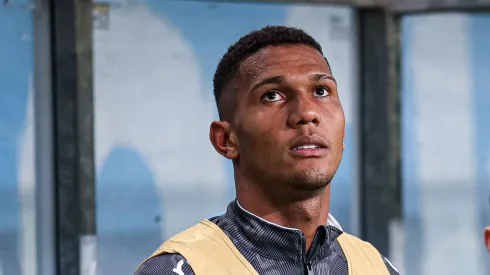 Adriel ainda pertence ao Grêmio
