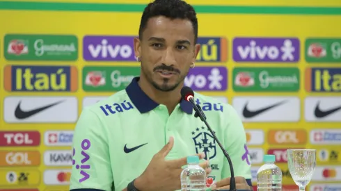 Danilo ex-Santos na Seleção Brasileira
