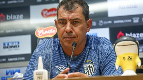 Ex-técnico do Santos pode assinar com o Vasco – Foto: Reinaldo Campos/AGIF.
