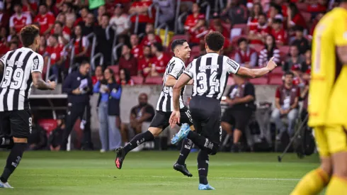 Savarino faz gol “de título” e web vai a loucura com atuação no Botafogo