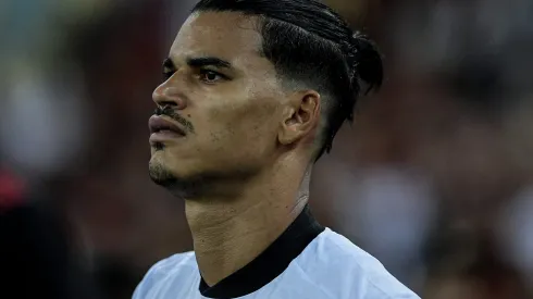 Danilo Barbosa em ação pelo Botafogo – Foto: Thiago Ribeiro/AGIF