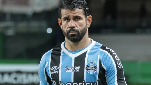 PR – CURITIBA – 08/06/2024 – COPA LIBERTADORES 2024, GREMIO X ESTUDIANTES – Diego Costa jogador do Gremio durante partida contra o Estudiantes no estadio Couto Pereira pelo campeonato Copa Libertadores 2024. Foto: Robson Mafra/AGIF
