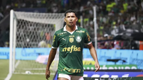 Match between palmeiras and gremio for the 2024 brazilian football championship Sao paulo sp, 11/08/2024 – brazilian/palmeiras vs gremio – rony from palmeiras in a match between palmeiras and gremio, valid for the 33rd round of the 2024 brazilian football championship, on the night of this friday, november 8, 2024, at allianz parque, in sao paulo-sp. Foto: Leco Viana/Thenews2/imago images SPO PUBLICATIONxNOTxINxUSA Copyright: xLecoxVianax
