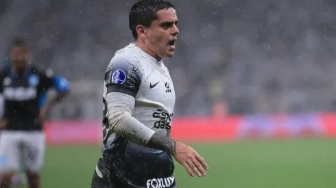 SP – SAO PAULO – 24/10/2024 – COPA SUL-AMERICANA 2024, CORINTHIANS X RACING – Fagner jogador do Corinthians durante partida contra o Racing no estadio Arena Corinthians pelo campeonato Copa Sul-Americana 2024. Foto: Ettore Chiereguini/AGIF