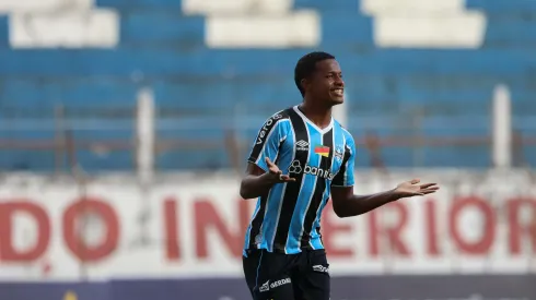 Jardiel, atacante da base do Grêmio durante partida deste sábado (11/01) na Copinha revolta torcida 
