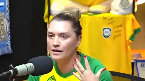 Ana Thaís criticou o ex-jogador do Palestra.
