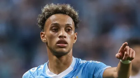 Bitello em ação pelo Grêmio – Foto: Pedro H. Tesch/AGIF